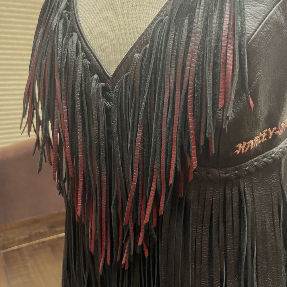 Harley-Davidson leather Halterfringe Black and Red Graphic Crop Top - Picture 9 of 16